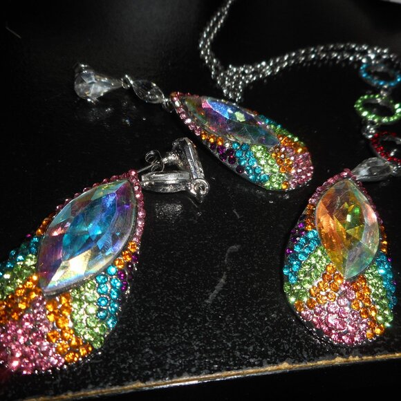 Beautiful necklace with earrings Jewelry Set - Picture 1 of 16